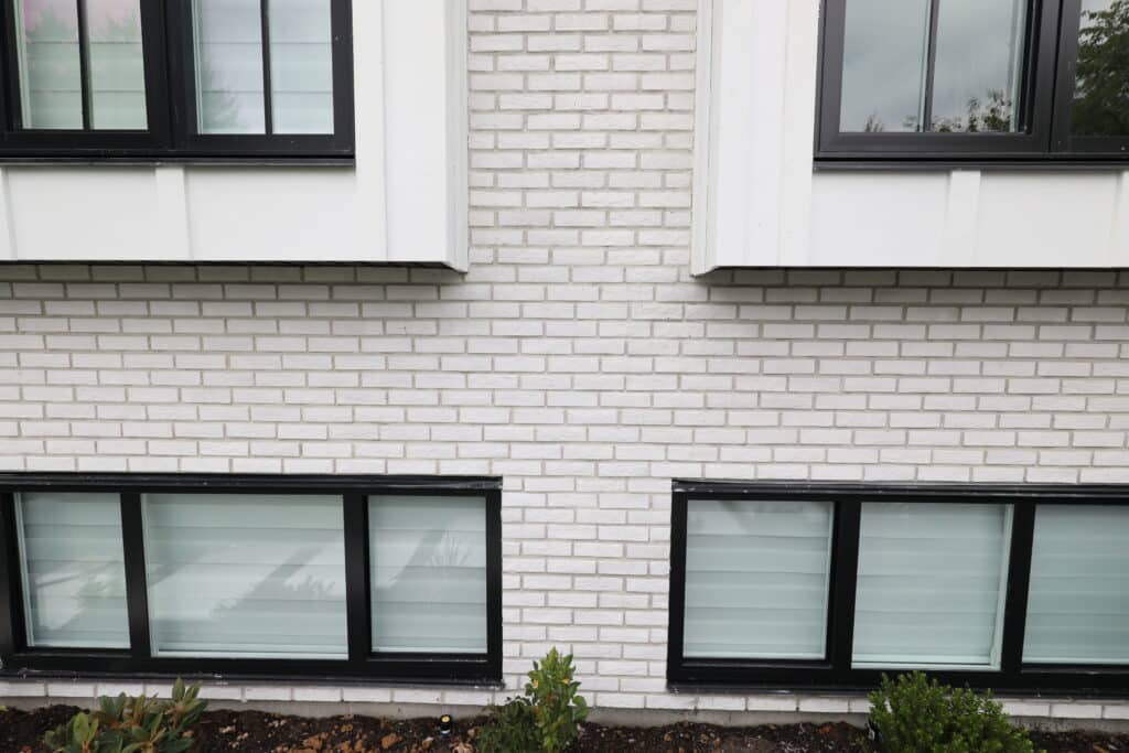 Battersea brick silk white